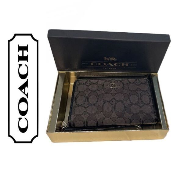 ‎Coach Signature Black Wristlet - Picture 2 of 3